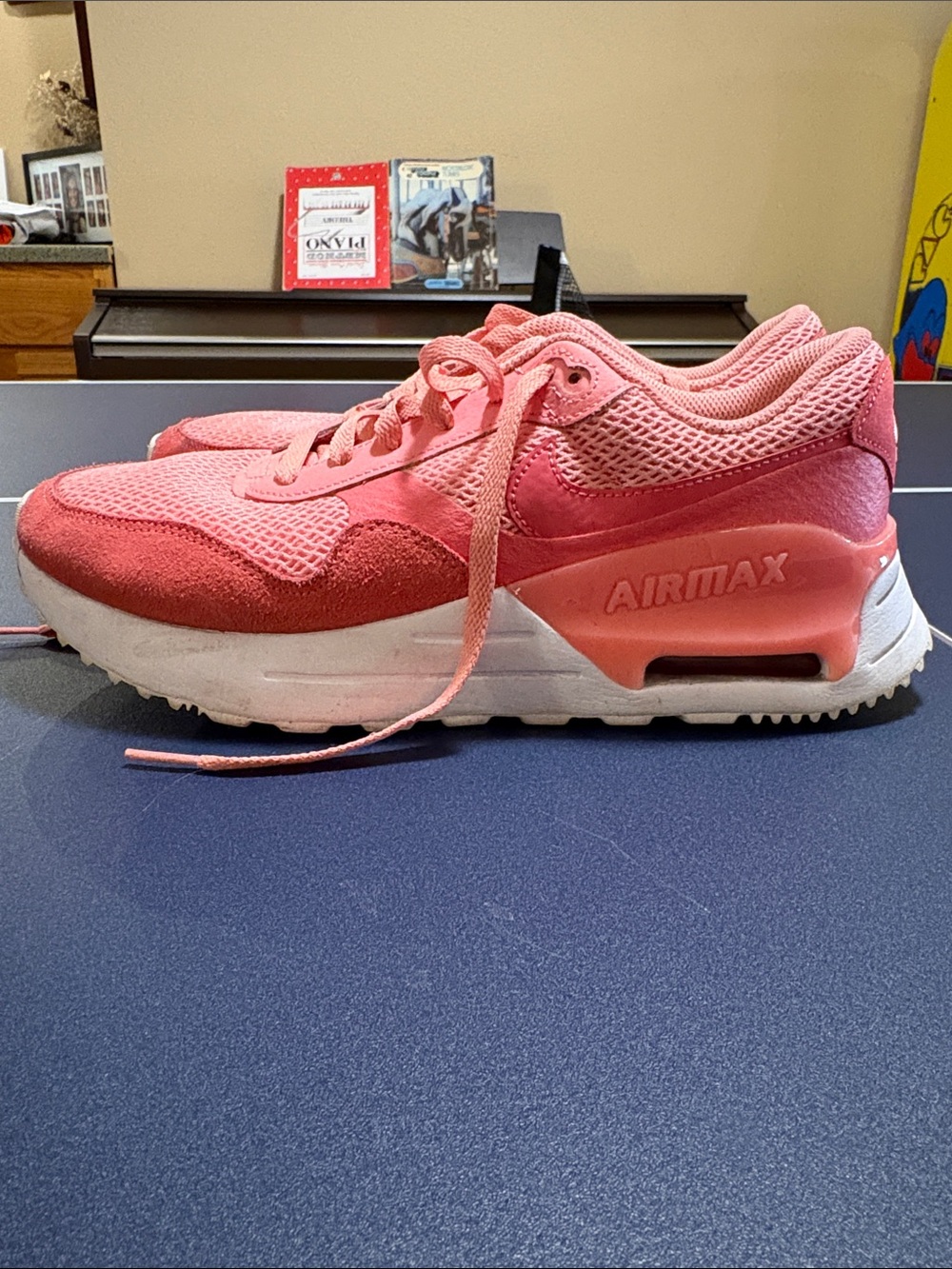 Nike Air Max Women’s Coral Pink Sneakers size 10